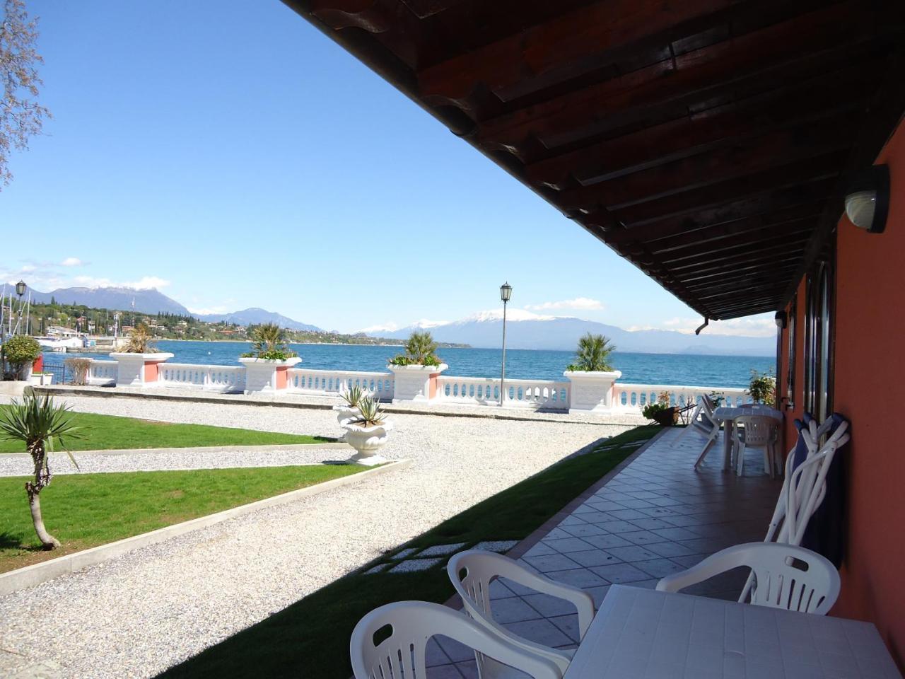 Villa Garuti Village Padenghe sul Garda Exterior photo